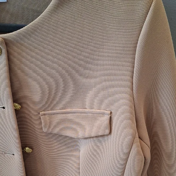 Veronica Beard Camel Blazer with Gold Buttons - Picture 3 of 3
